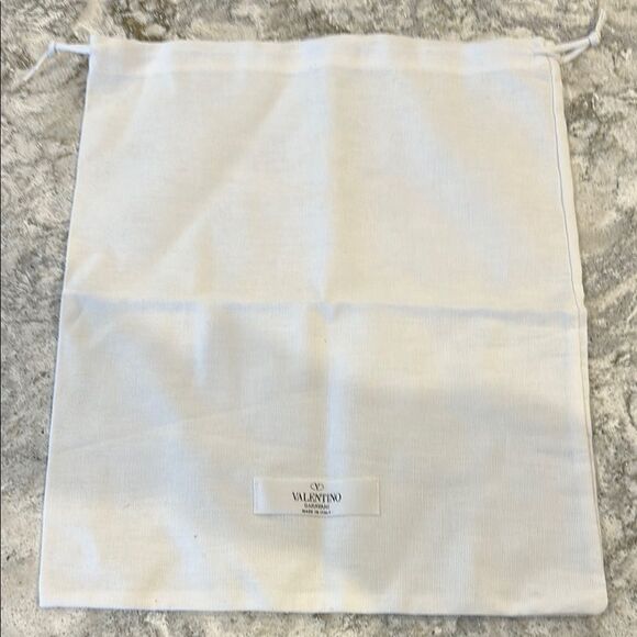 ✨ Valentino Dust Bag - 12” x 14” with Drawstring - Picture 1 of 3
